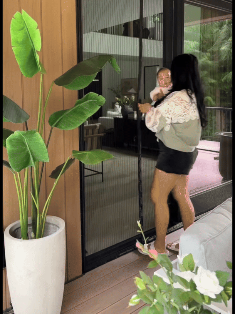Solina™ Magnetic Screen Door